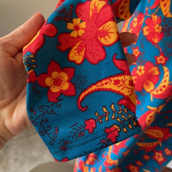 NWT LULAROE DEBBIE LONG SLEEVE FLORAL DRESS SIZE LARGE - Picture 4 of 9